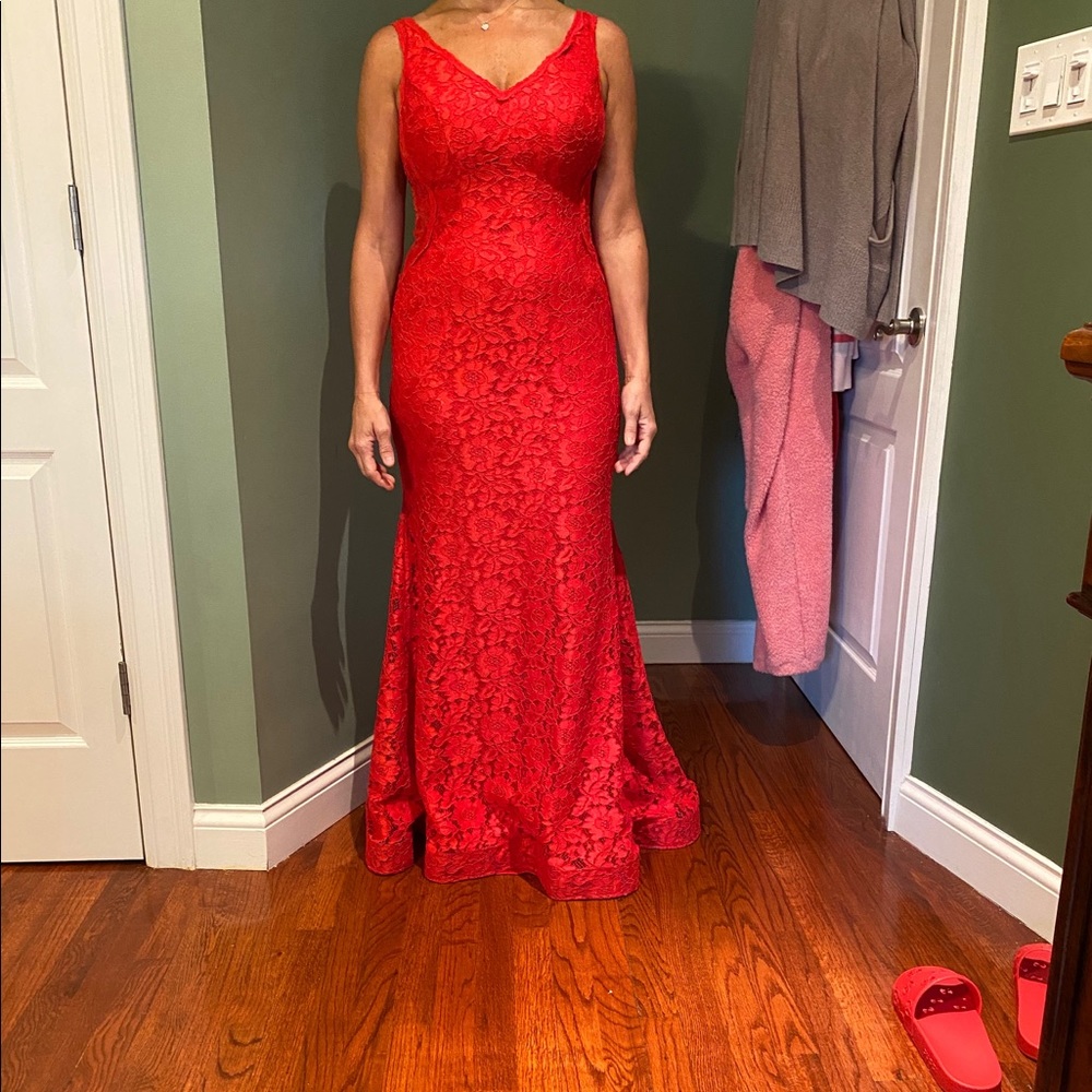 Red lace long gown. BRAND NEW ‼️